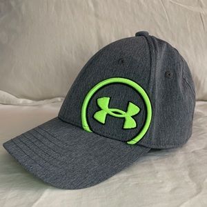 Youth Under Armour hat - size SM/MD